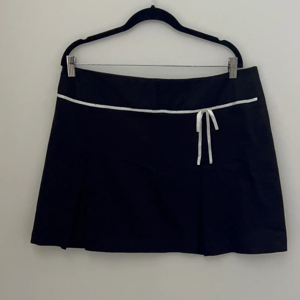 Mid Rise Bow Mini A-Line Skirt